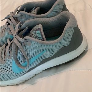 gently worn Nike flex experience RN 4, size 8